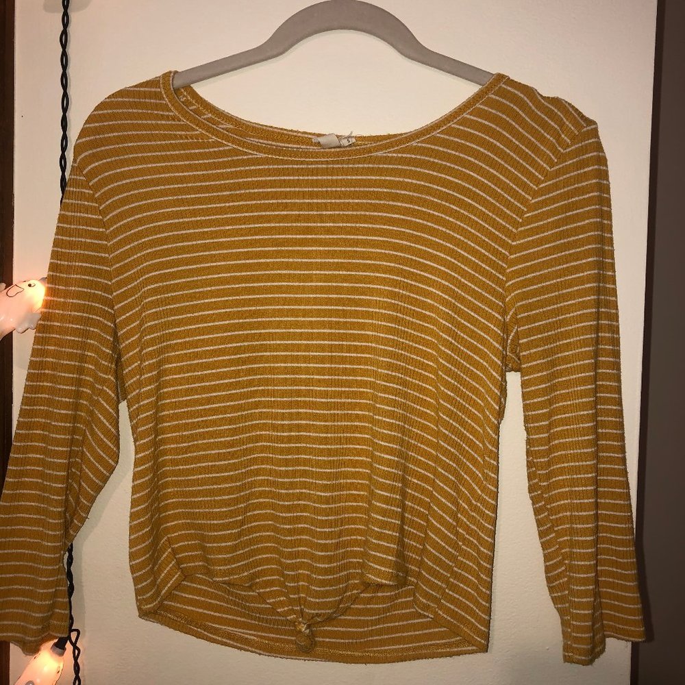 Tillys Striped Quarter Sleeve Top